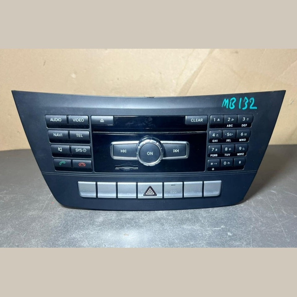 Mercedes W204 Navigation Command Radio Audio Head Unit CD Player A204 9006409