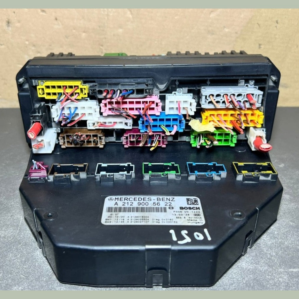 10-16 Mercedes-Benz W212 W204 Front SAM Module Relay Fuse Box A2129005622 OEM