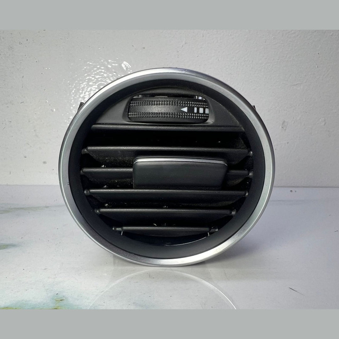 2011 Mercedes-Benz C180 Dashboard Air Vent Grill A2048306754 C-Class W204 C200 