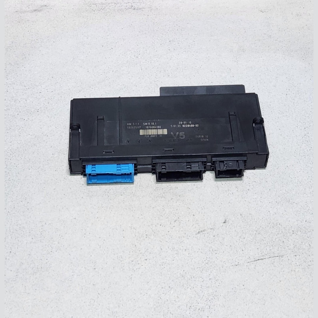 2011 BMW  7 Series F01 F02 F03 F04 740i and 750i Body Control Module 9228490 OEM