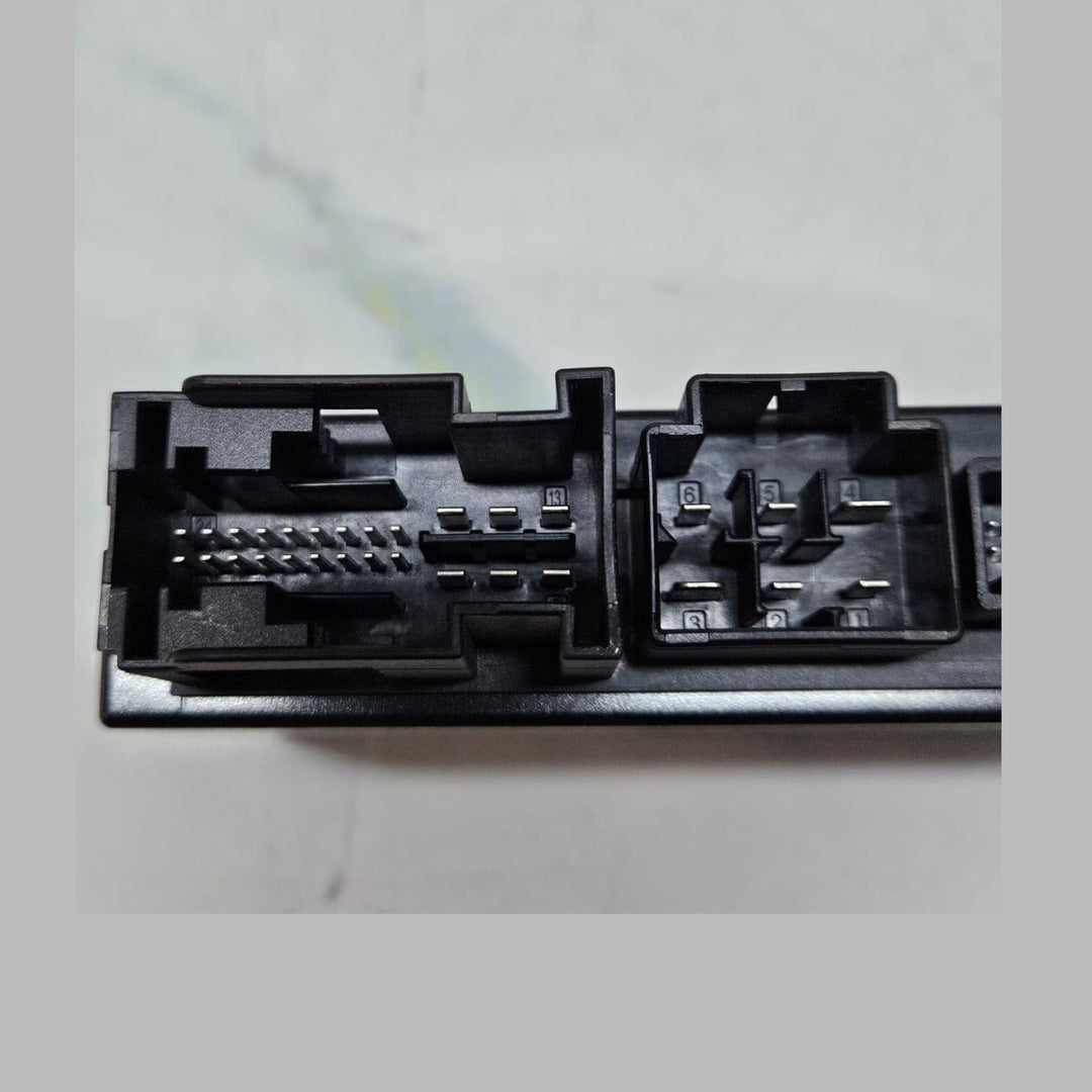 OEM BMW G21 G31 G05 Control Unit for Trailer Hitch 5A056C9 OEM