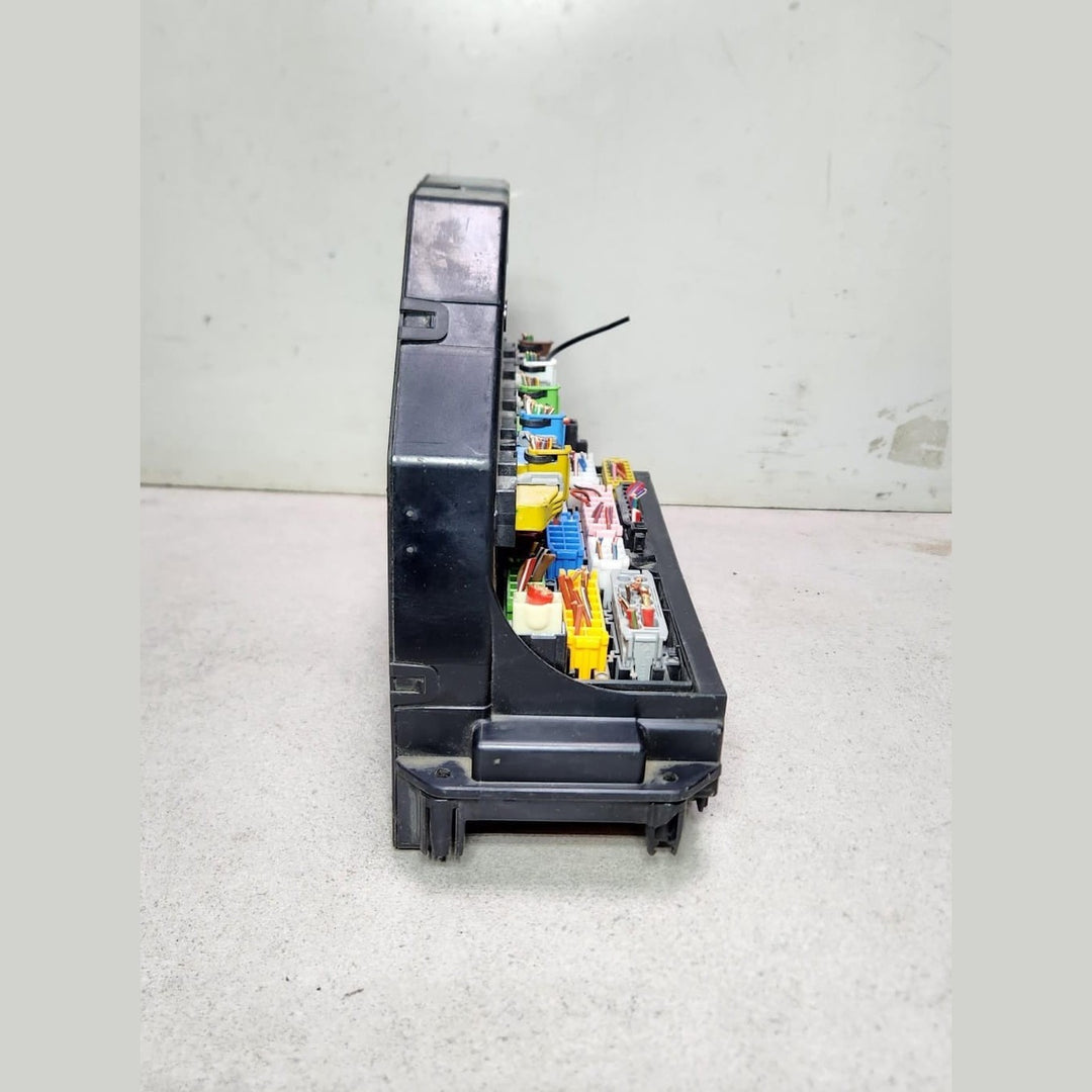 Mercedes-Benz Front Sam Fuse Box Control Module A2129004811 W204 C-Class  W207