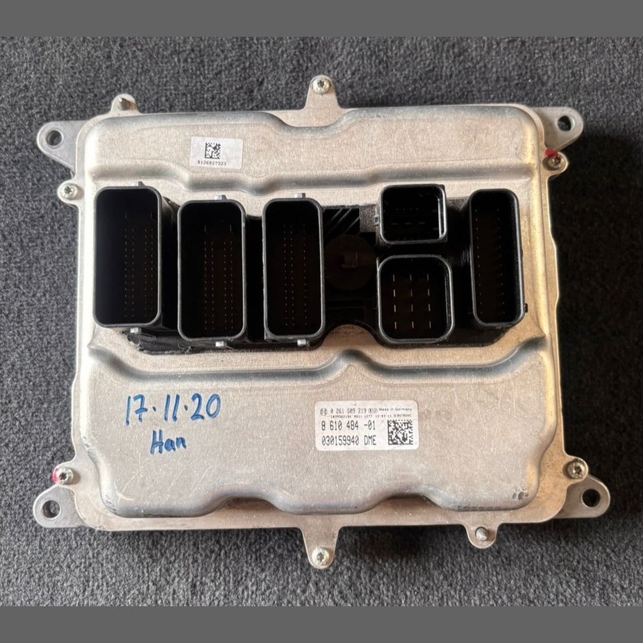 BMW 1 F20 PRE LCI 118i  N13B16A  ENGINE CONTROL UNIT ECU KEY LOCK SET - 8610484
