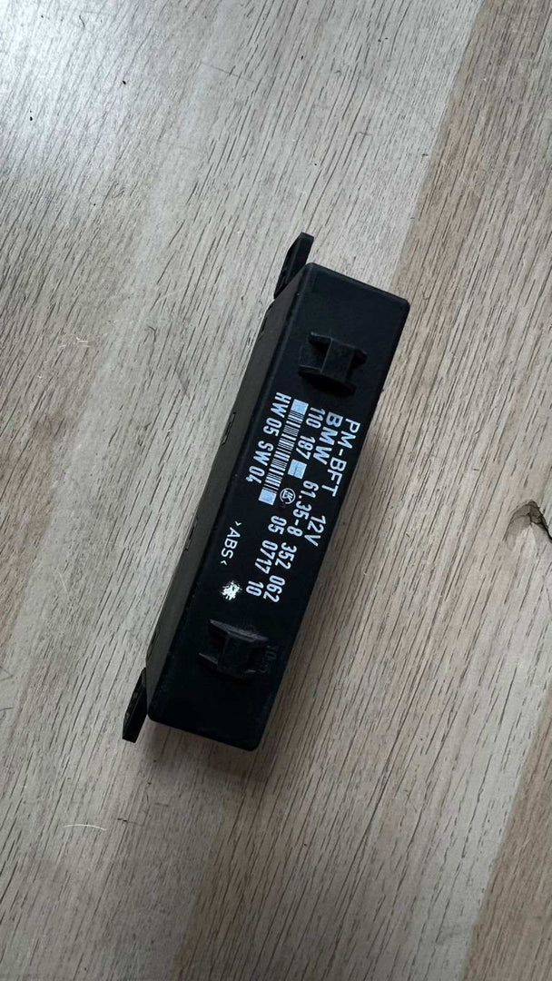 1995-1997 BMW 740i Door Control Unit Module 8352062 E38 7 Series and E39 5 Serie