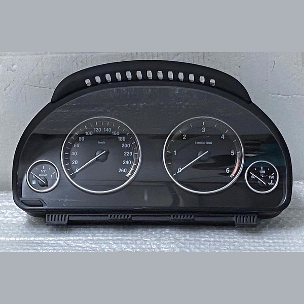 OEM BMW F10 2014 DIESEL SPEEDOMETER / INSTRUMENT PANEL CLUSTER 9348714