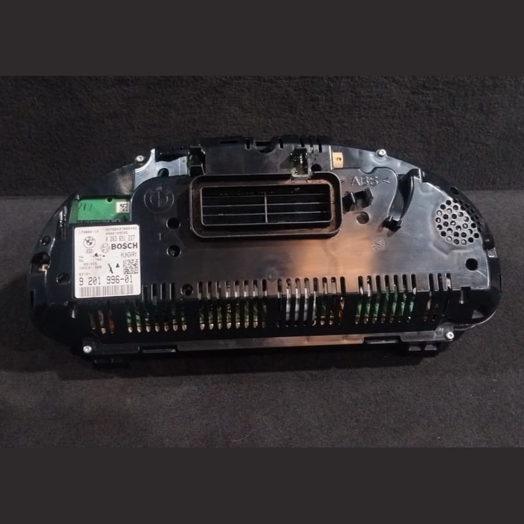 BMW F01 F02 F07 INSTRUMENT CLUSTER SPEEDOMETER P/N 9201996