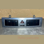 Bild in die Galerieansicht laden, 03-06 Mercedes-Benz W203 C-Class Hazard Switch Warning Button A203 8702610 OEM