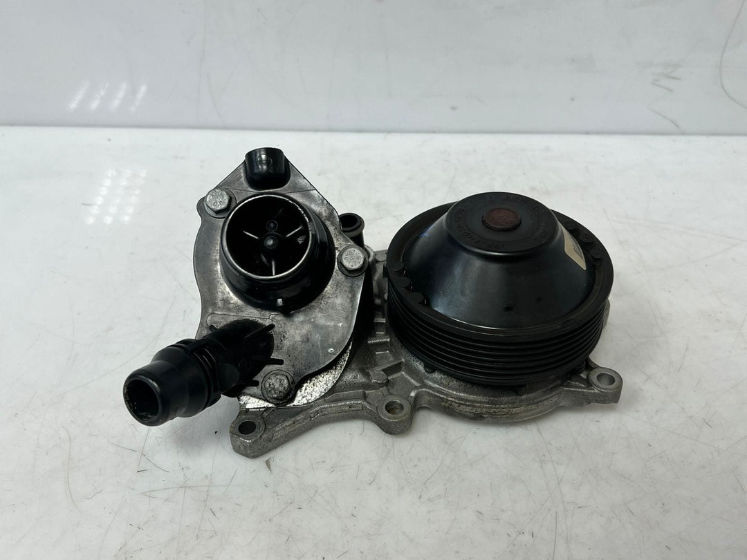 BMW 1 Series F20 F21 and 3 Series E92 N47D20C Water Pump 7810833