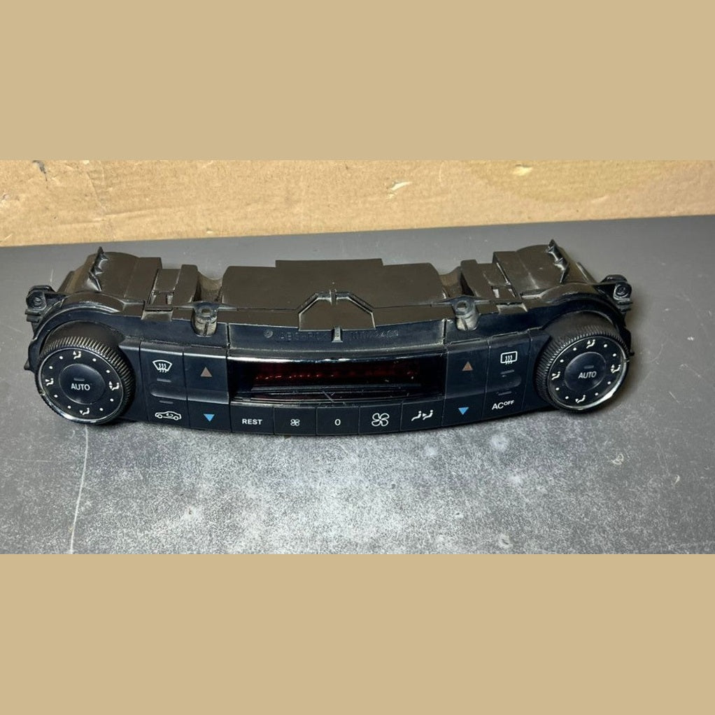 04-10 Mercedes-Benz W219 CLS A/C Heater Climate Control Panel A219 8300285