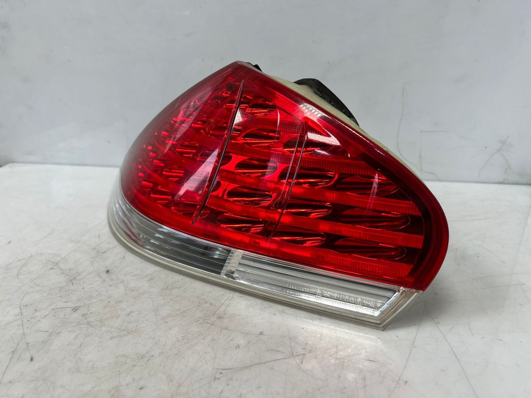 2006-2007 BMW M6 E63 E64 6' 640I 645I RIGHT SIDE Tail Light LED 7170976 OEM