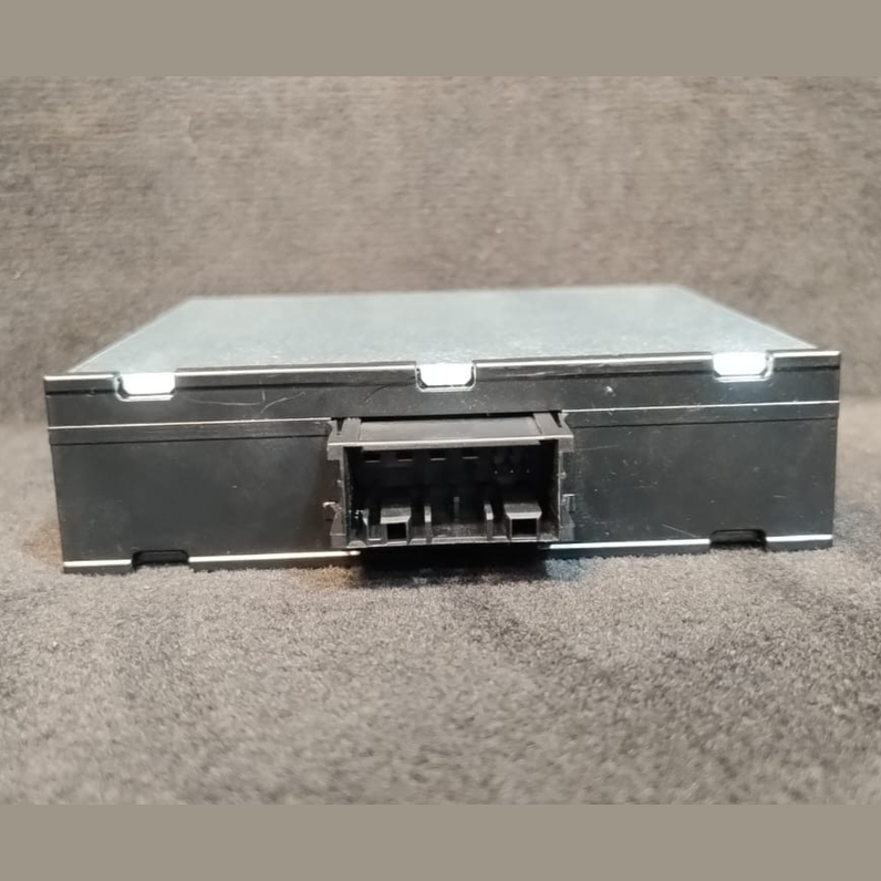 BMW X1 E84  E87 E88 E82 E90 E93 VOLTAGE CONVERTER CONTROL MODULE OEM -9253208