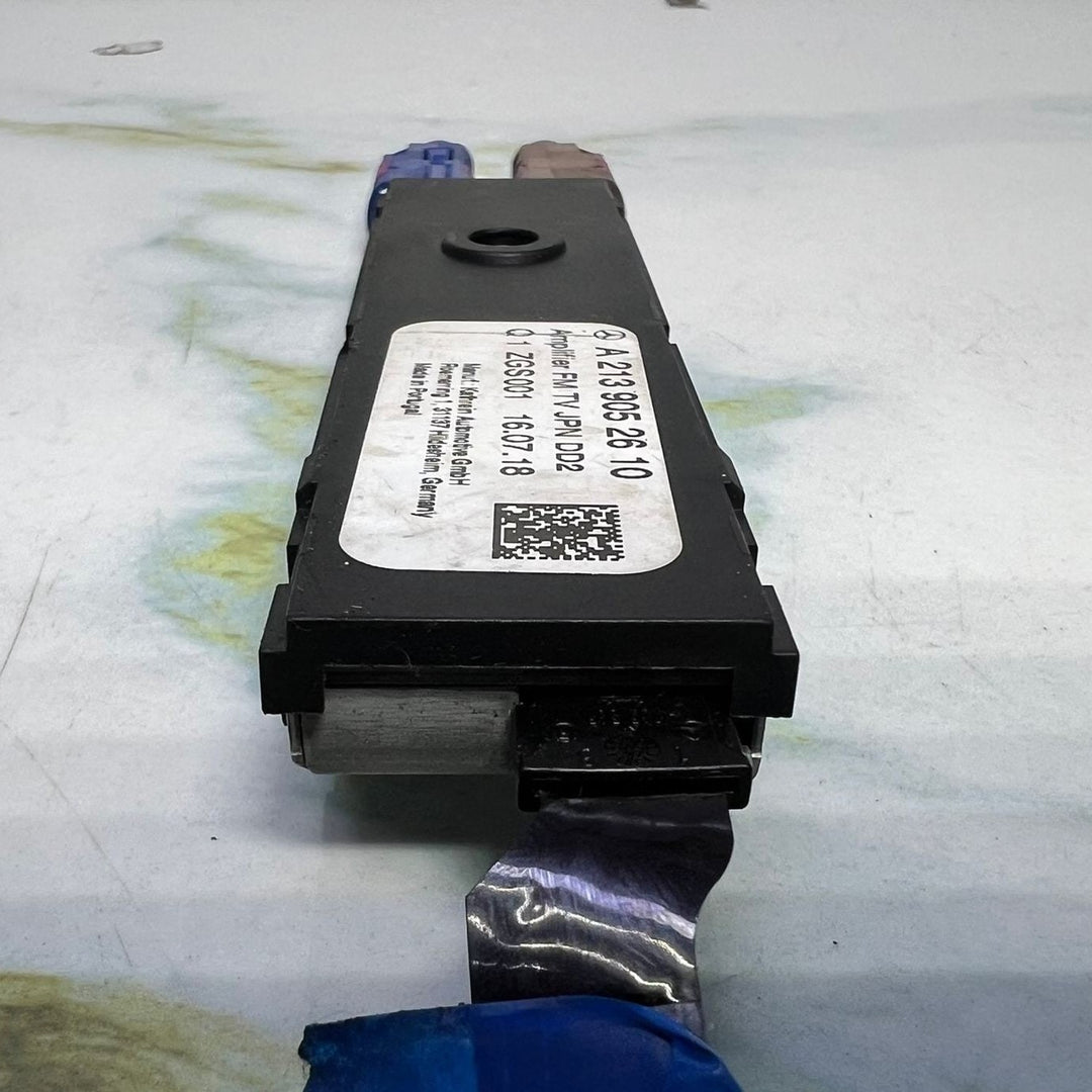 Mercedes Antenna Amplifier A2139052610 S-Class W222 W213 E-Class