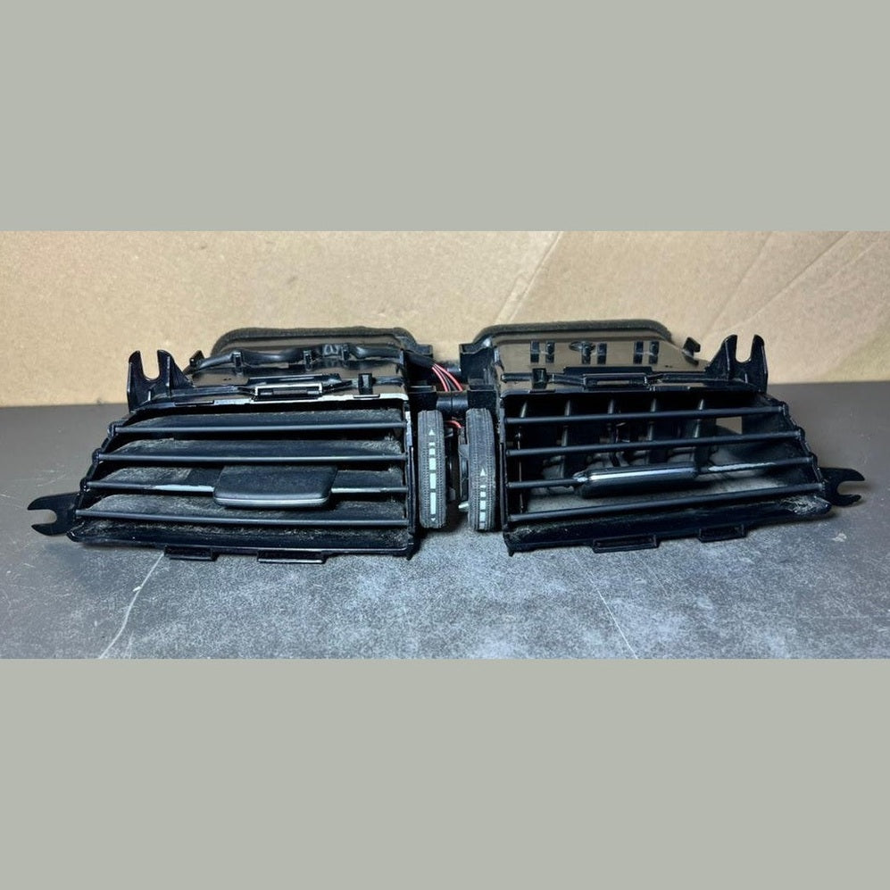 12-14 Mercedes W204 C300 C250 Front Center Dashboard  Heater A/C Air Vent