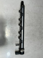 Bild in die Galerieansicht laden, BMW 1' F10 F30 E90 E81 E87 N47 2.0L Fuel Injection Rail With Sensor 7809127 OEM