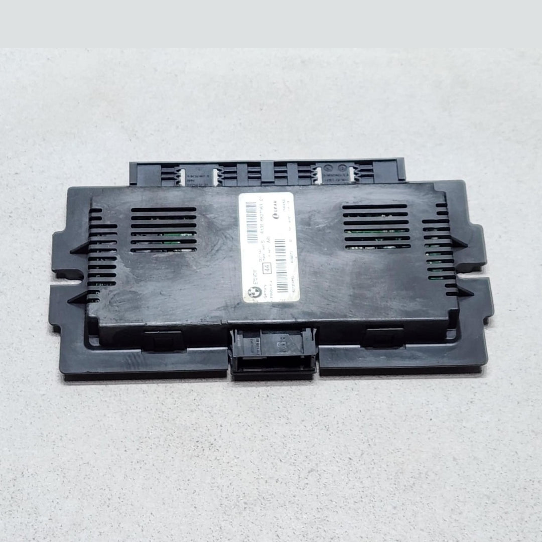 2007-2013 BMW X5 Footwell Light Control Module 6827063 X5 X6 E70 E71