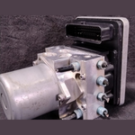Bild in die Galerieansicht laden, GENUINE BMW X3 G01 4 CYLINDER 2019 ABS PUMP BRAKE HYDRAULIC 6895450
