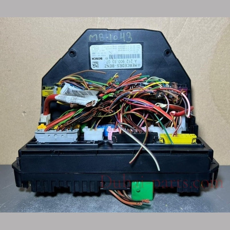 10-16 Mercedes-Benz W212 W204 Front SAM Module Relay Fuse Box A212 9008307 OEM