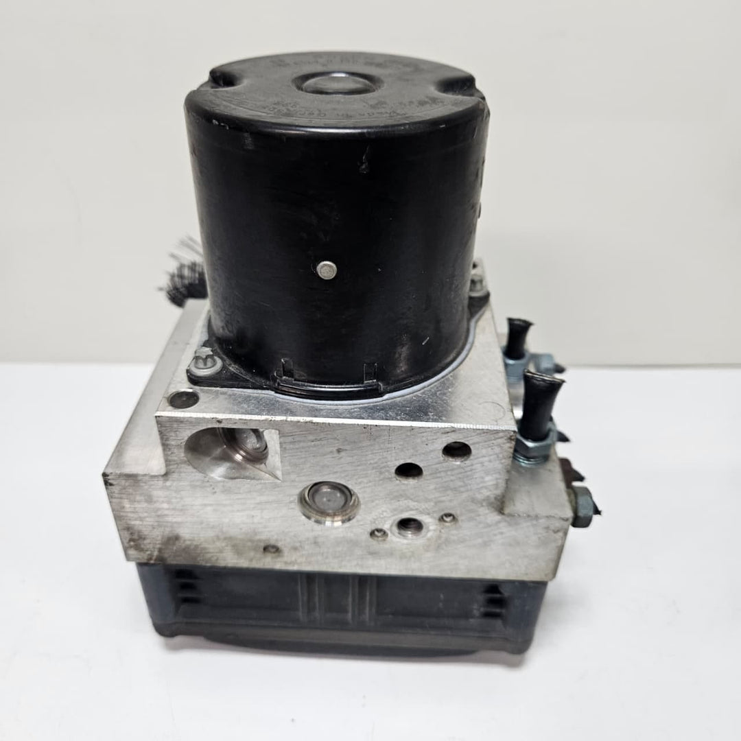 2010-2015 BMW 5 7 Series F01 F02 F07 Gran Turismo 740i ABS Pump 6795069