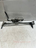 Bild in die Galerieansicht laden, 2010-2015 BMW X1 E84 Front Windshield Wiper Motor And Linkage 2992466 OEM