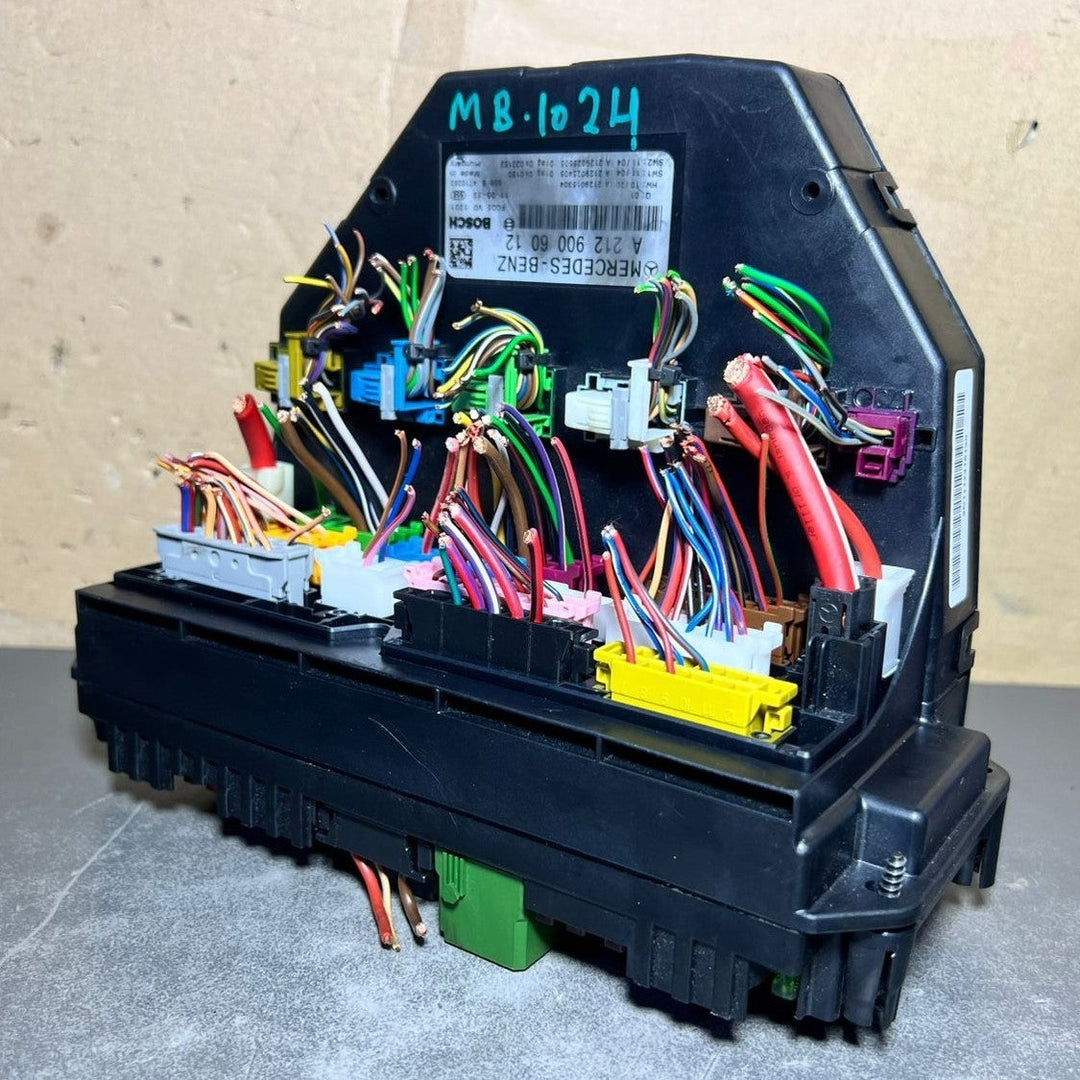 2010-2016 Mercedes W204 W212 C250 E350 Front SAM Module Fuse Box OEM A2129006012