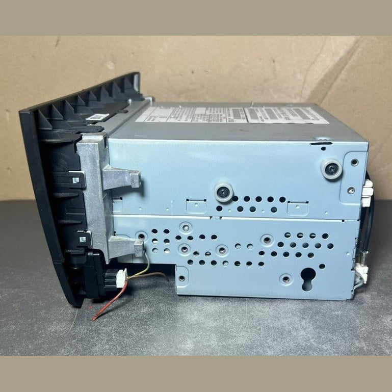 Mercedes W204 Navigation Command Radio Audio Head Unit CD Player A204 9006409