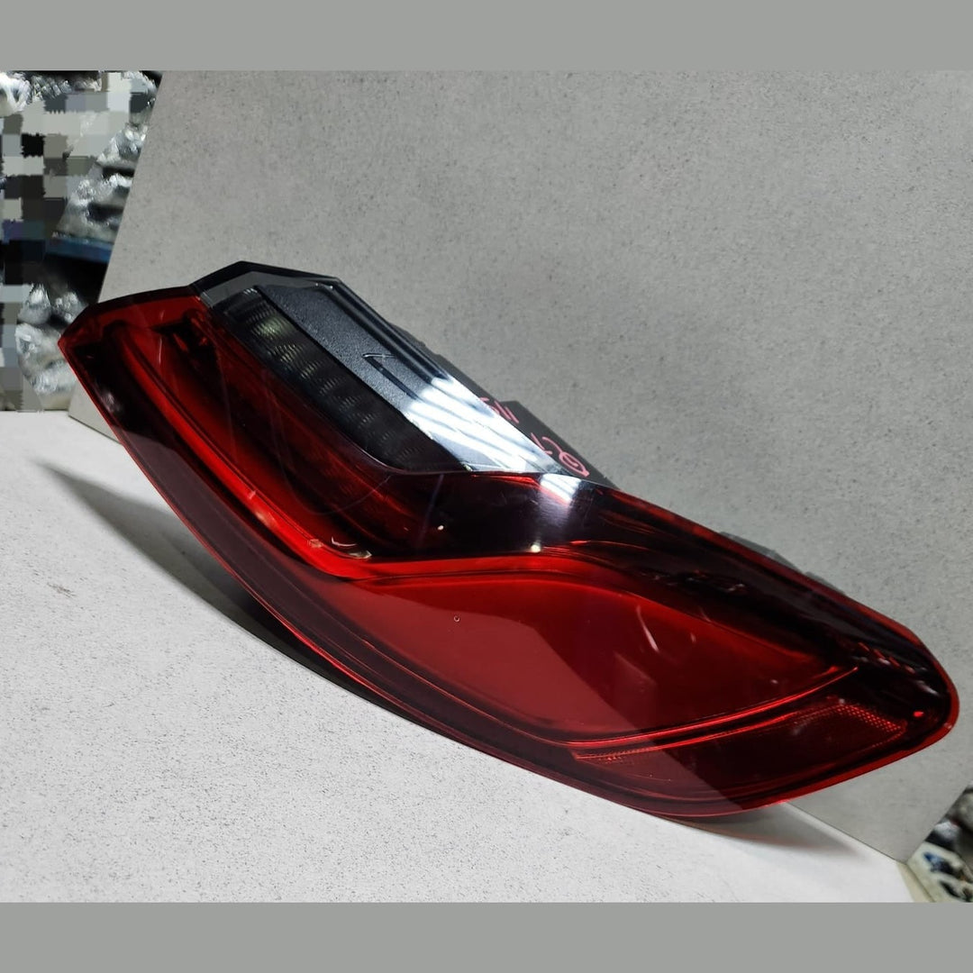 BMW Rear Light Side Panel Led Right 7445774  8 Series F91 F92 G14 G15 G16