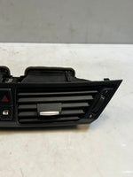 Bild in die Galerieansicht laden, 2012-2015 BMW X1 E84 FRONT CENTER Dashboard Air Vent 9258354 OEM