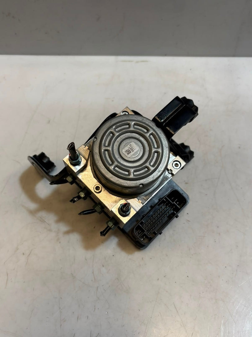 BMW 3 SERIES F30 F31 F20 Abs Anti Lock Brake Module & Pump 6887510