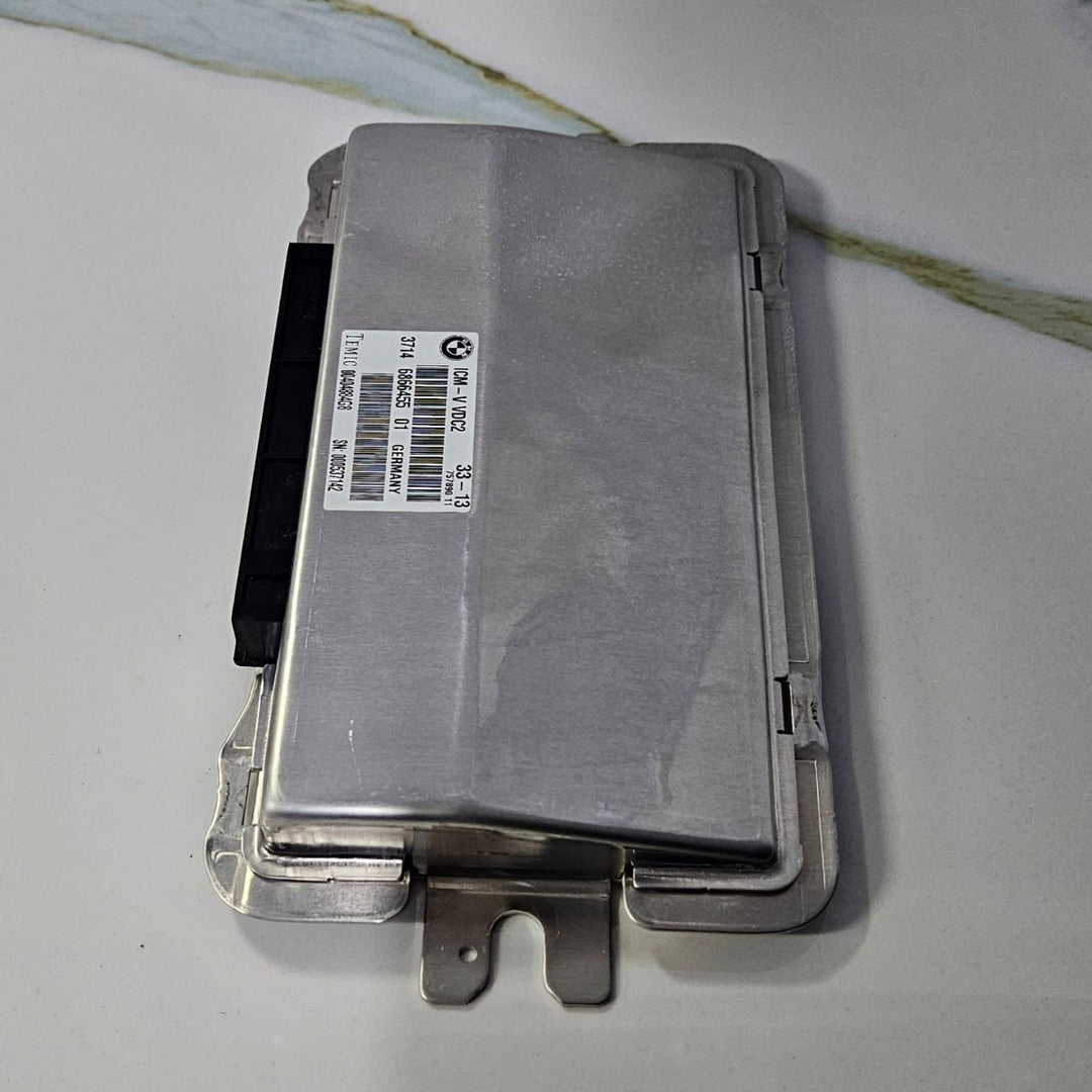 OEM BMW 7 F01, F02 2014 Dynamic Suspension Control Module Unit 6866455