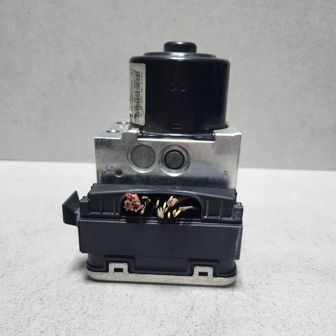 2011-2017 BMW X3 Abs Brake Pump Control Module 6857644 X3 F25 and X4 F26