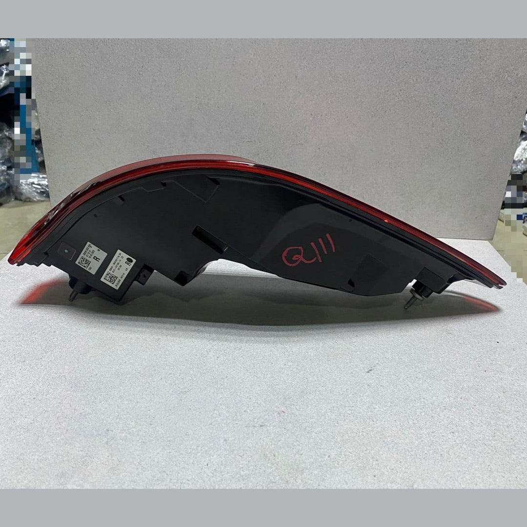 2020-2022 BMW M4 Rear Right Outer Taillight 7477606  G22 G82  430i 440i