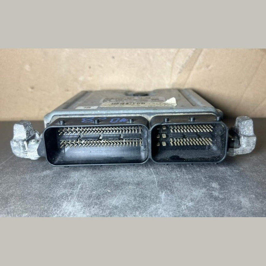 12-18 Mercedes W246 CLA GLA Engine Control Module Unit ECM ECU A270 9002100 OEM