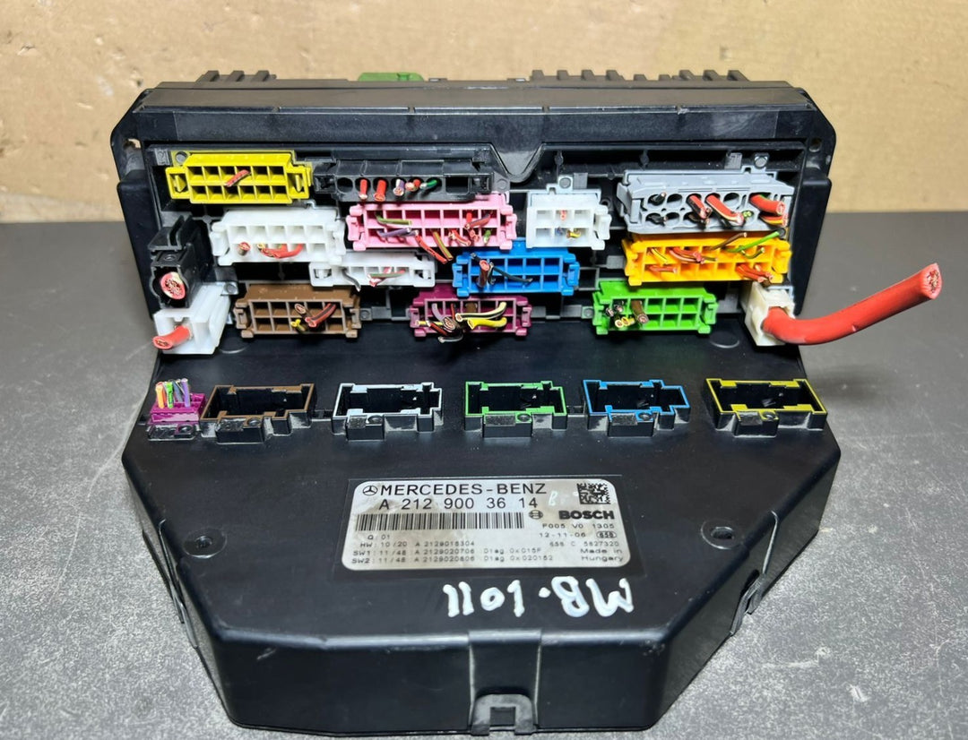 10-16 Mercedes-Benz W212 W204 Front SAM Module Relay Fuse Box A2129003614 OEM