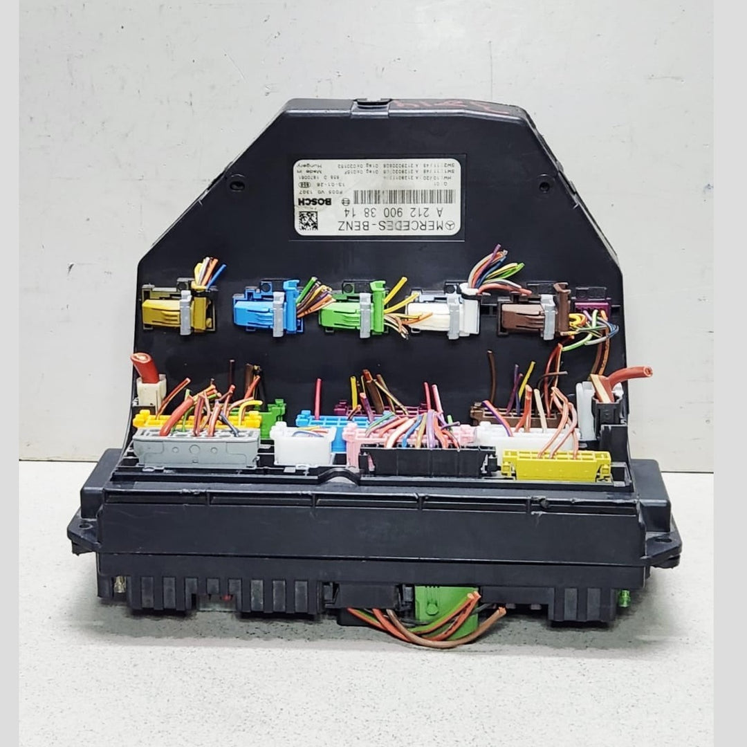 10-16 Mercedes-Benz W212 W204 Front SAM Module Relay Fuse Box A212 9003814 OEM