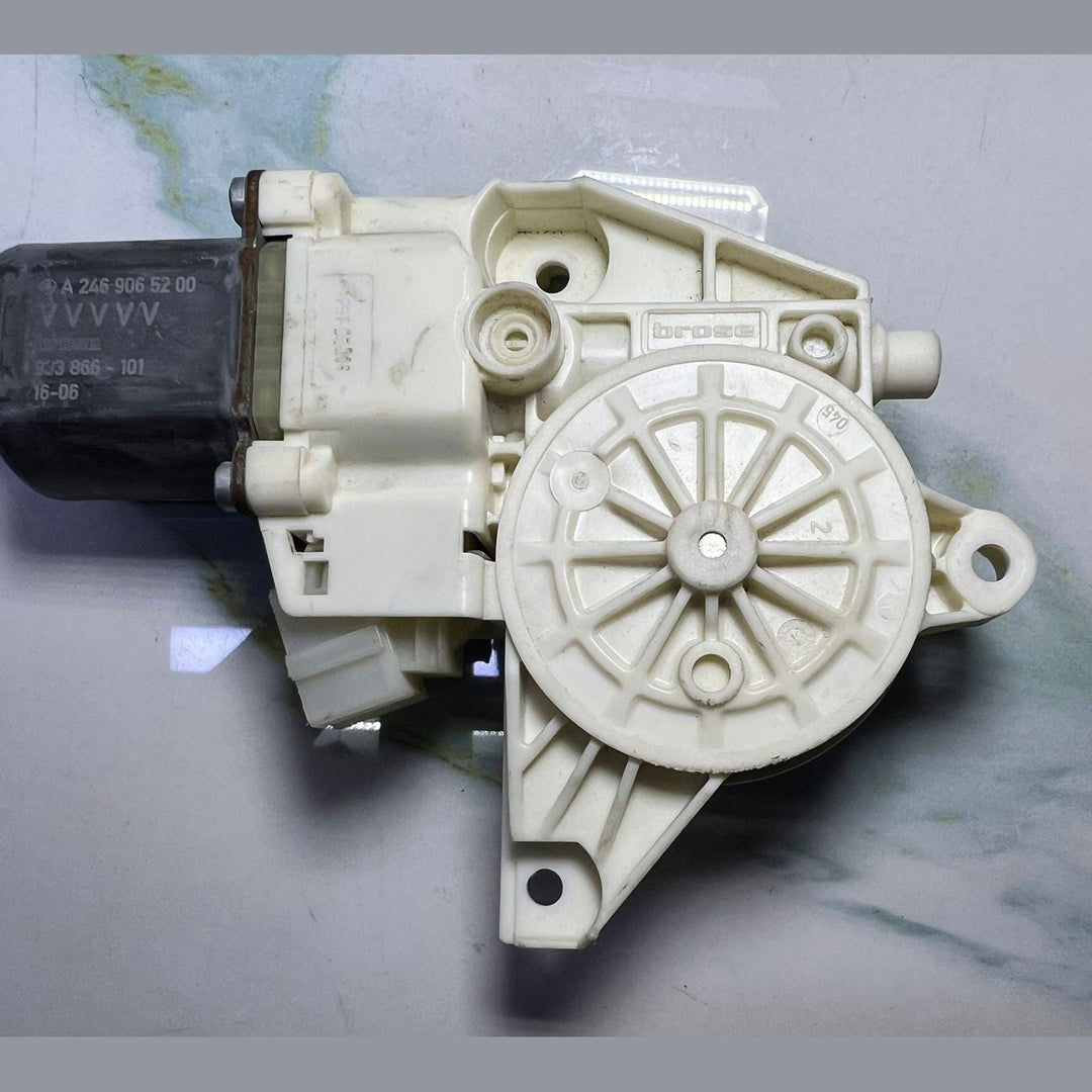 13-18 Mercedes-Benz W246 B-Class CLA Window Motor Front Right Side A246 9065200