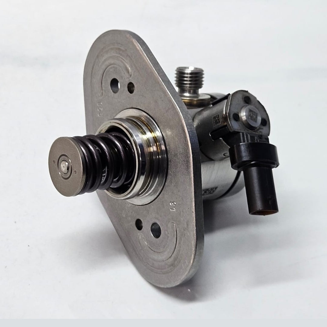 2018 BMW 640 X5 M and X6 G14 N63 High Pressure Fuel Pump 8648176 OEM