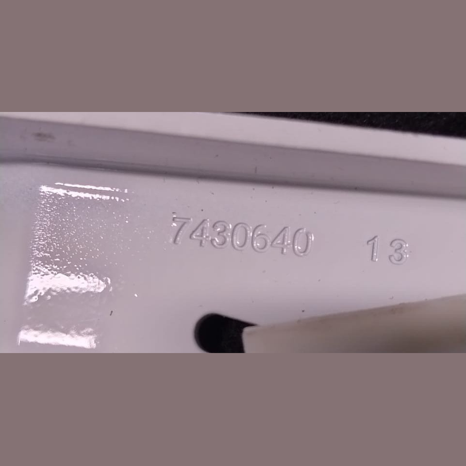 BMW 3 SERIES G20 SALOON PAIR OF REAR TAILGATE BOOT HINGES WHITE 7430640 -7430639