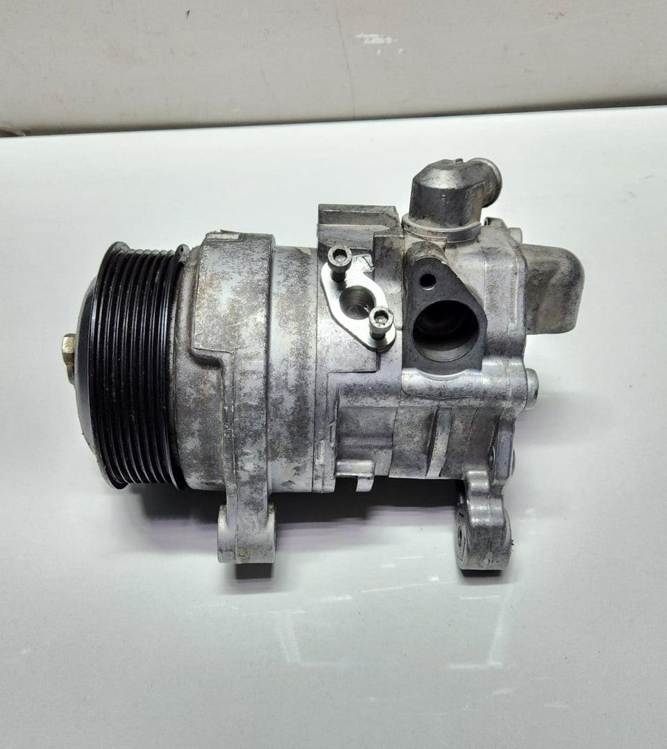 2014-2018 BMW X6 Power Steering Pump 6856684 X5M F85 and X6M F86 OEM