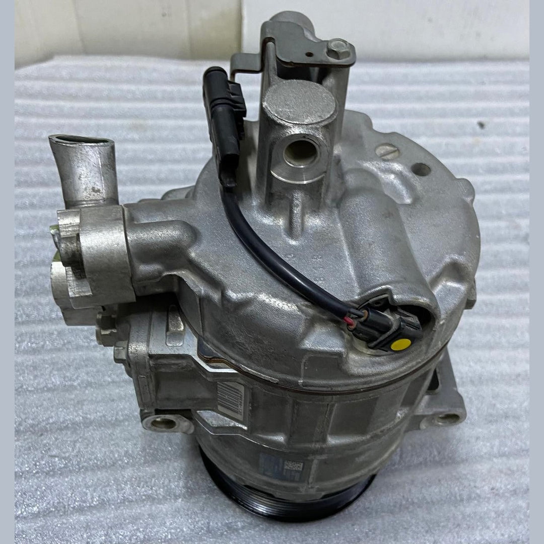 OEM BMW X3 F25 A/C AIR CONDITIONING COMPRESSOR 9217869 DENSO