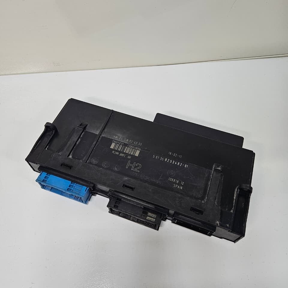 BMW E87 Junction Box ECU Body Control Module Unit H2 PL2RR JBBFE 9253482 OEM