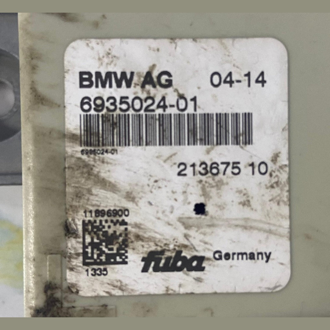 OEM BMW X5 E70 Radio Antenna Amplifier Control Module Unit 6935024