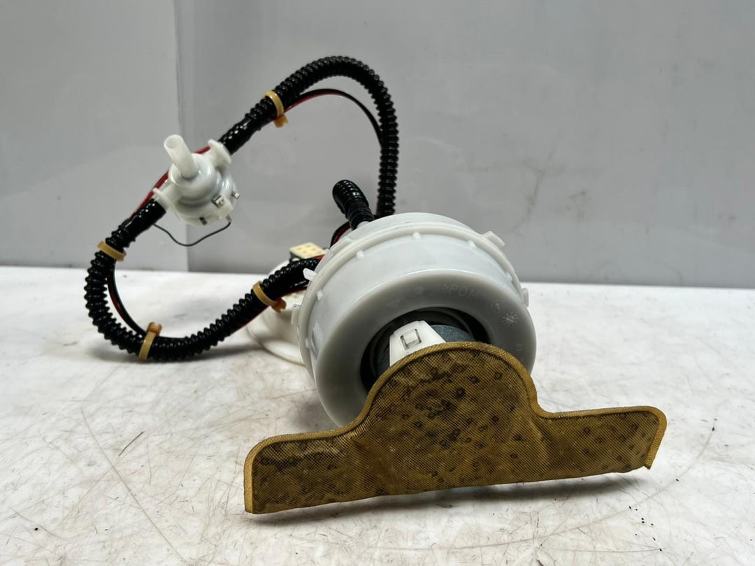 2010-2016 BMW 535i 5 Series F10 F11 Fuel Feed Unit 7341299 OEM
