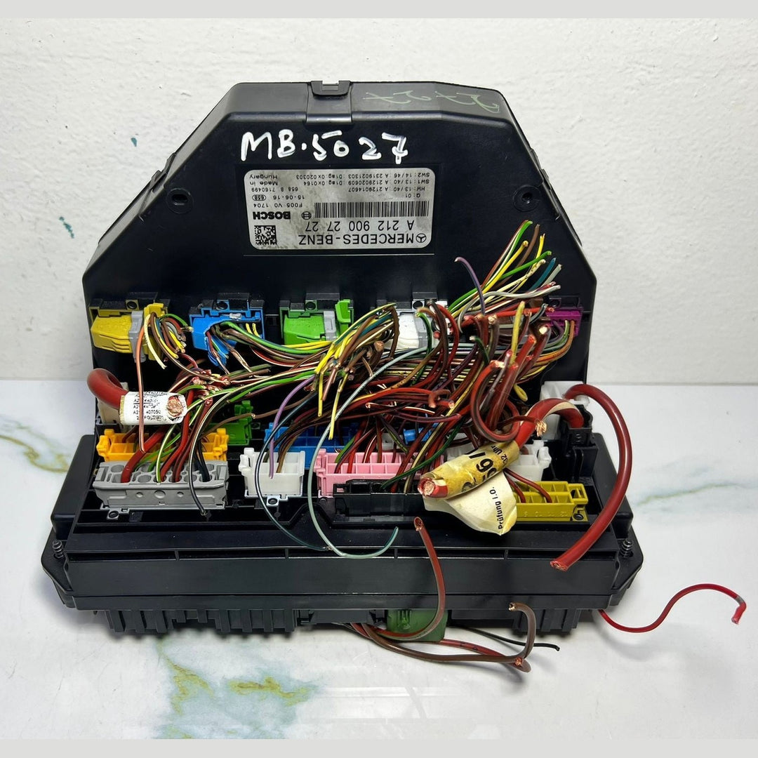 10-16 Mercedes-Benz W212 W204 Front SAM Module Relay Fuse Box A212 9002727 OEM