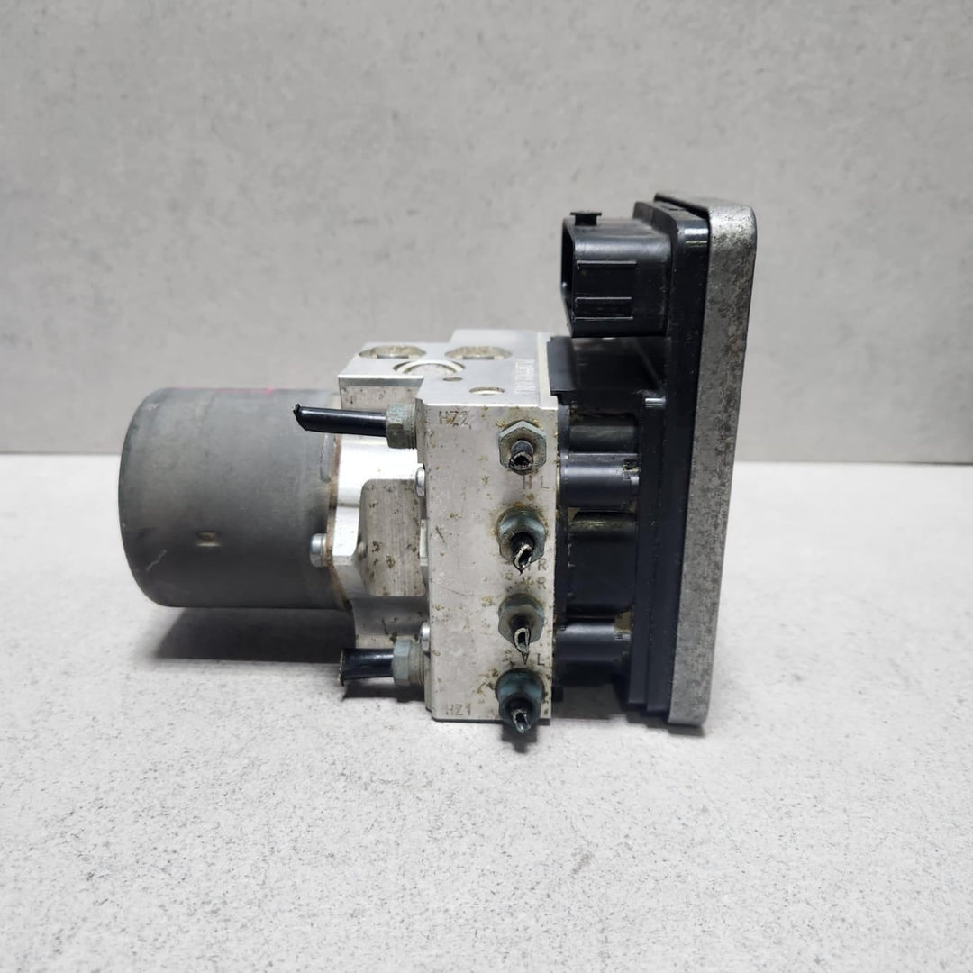 2017-2020 BMW 540i Abs Pump Control Module Unit 6893768 530i  M550i and X3 G01