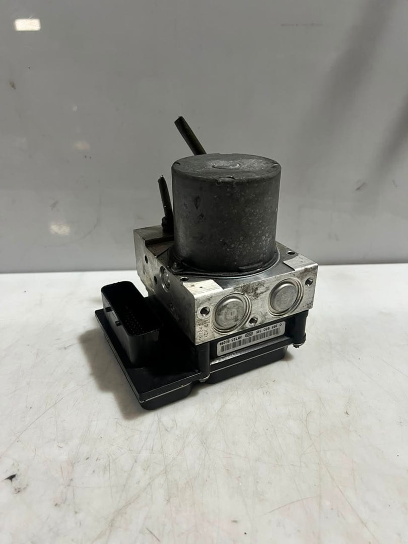 BMW 5 Series E60 E61 E63 E64 ABS Pump with Control Module 6766300 OEM