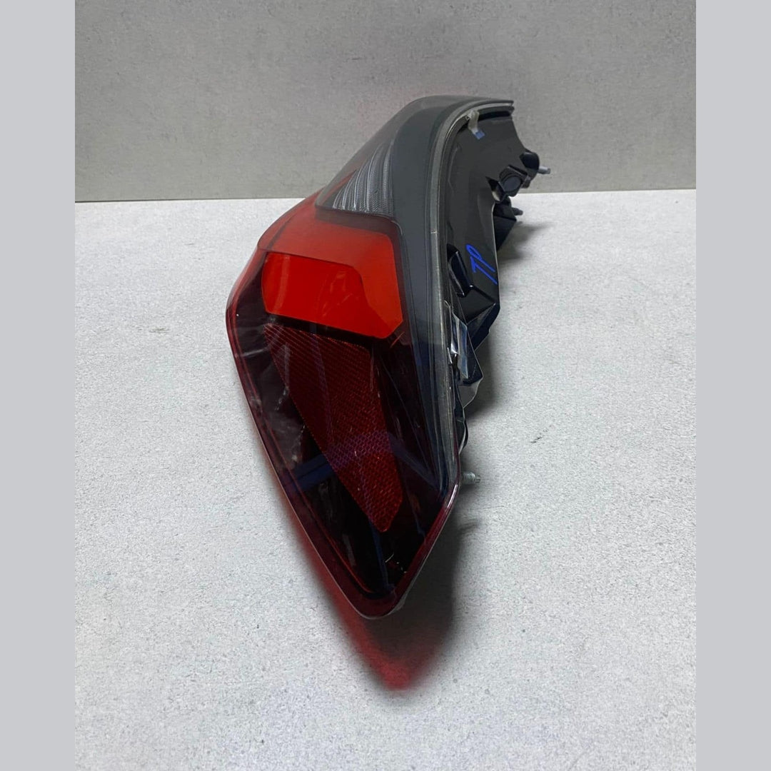 2020-2022 BMW M4 Rear Right Outer Taillight 7477606  G22 G82  430i 440i