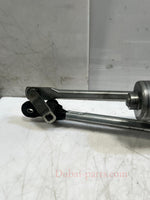 Bild in die Galerieansicht laden, 2010-2015 BMW X1 E84 Front Windshield Wiper Motor And Linkage 2992466 OEM