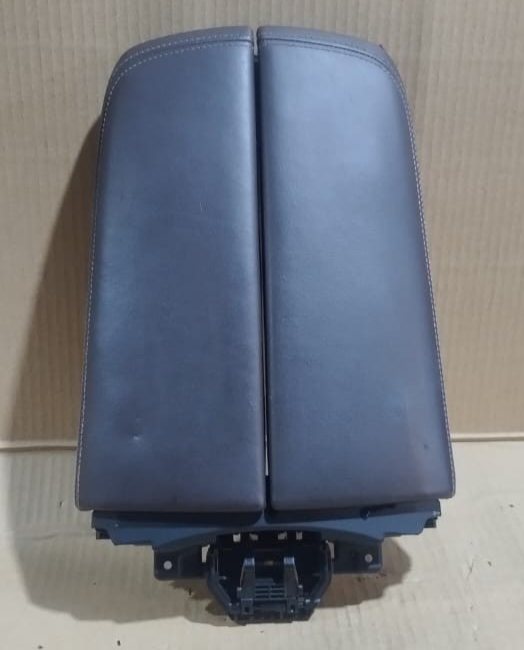 BMW G11 G12 STORAGE COMPARTMENT COVER P/N B314963