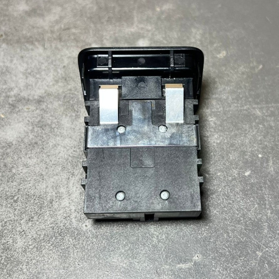 14- 18 MERCEDES W246 B-Class CLA PARKING BRAKE CONTROL SWITCH A246 9050451