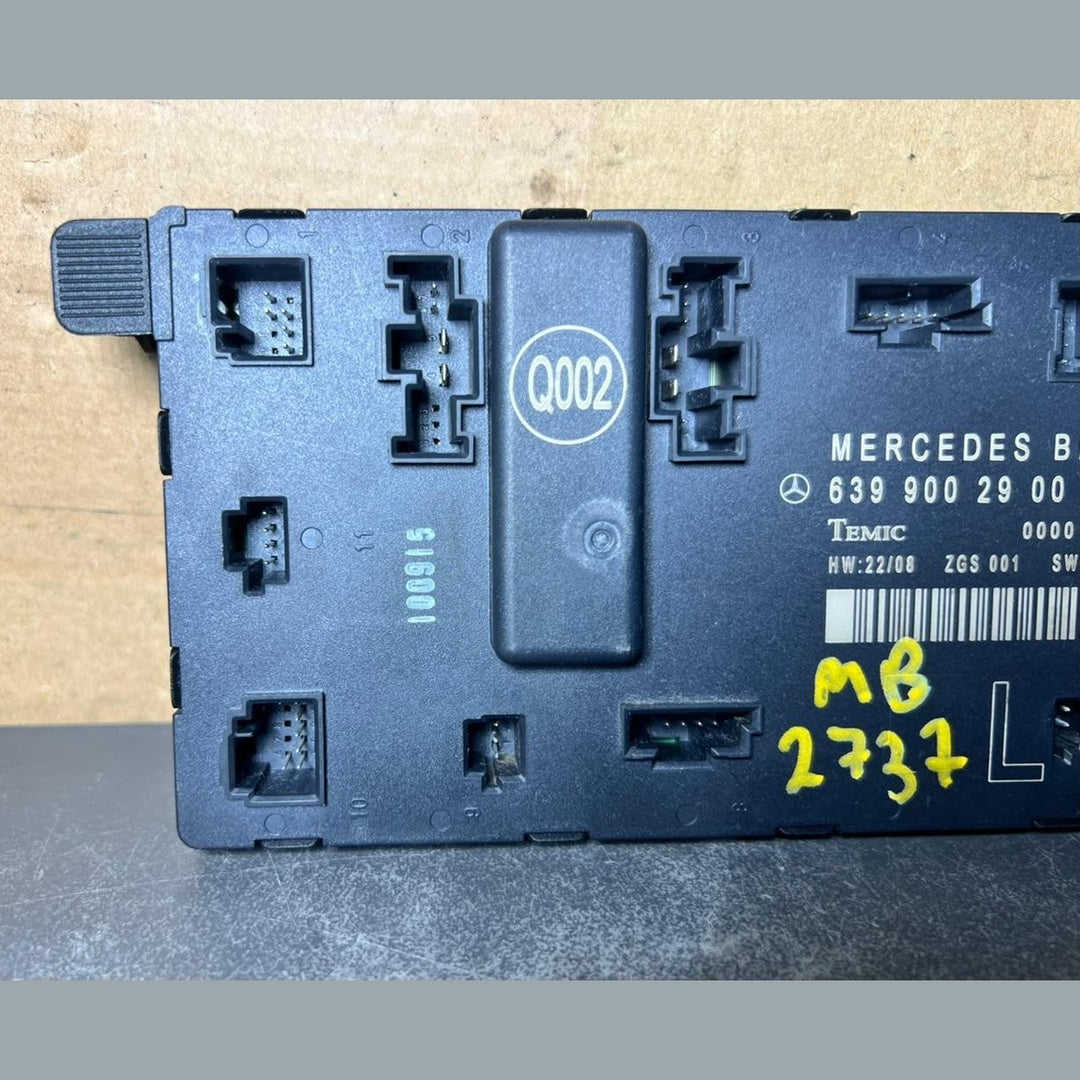 Mercedes-Benz W639 Vito Front Left Side Door Control Module A639 9002900 OEM